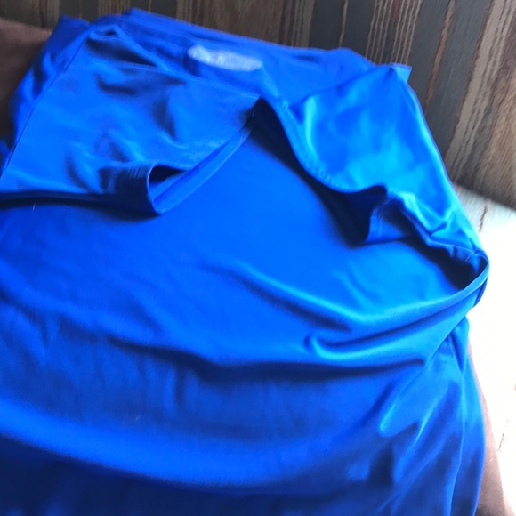 Under Armour dry fit shirt - Picture 2 of 4